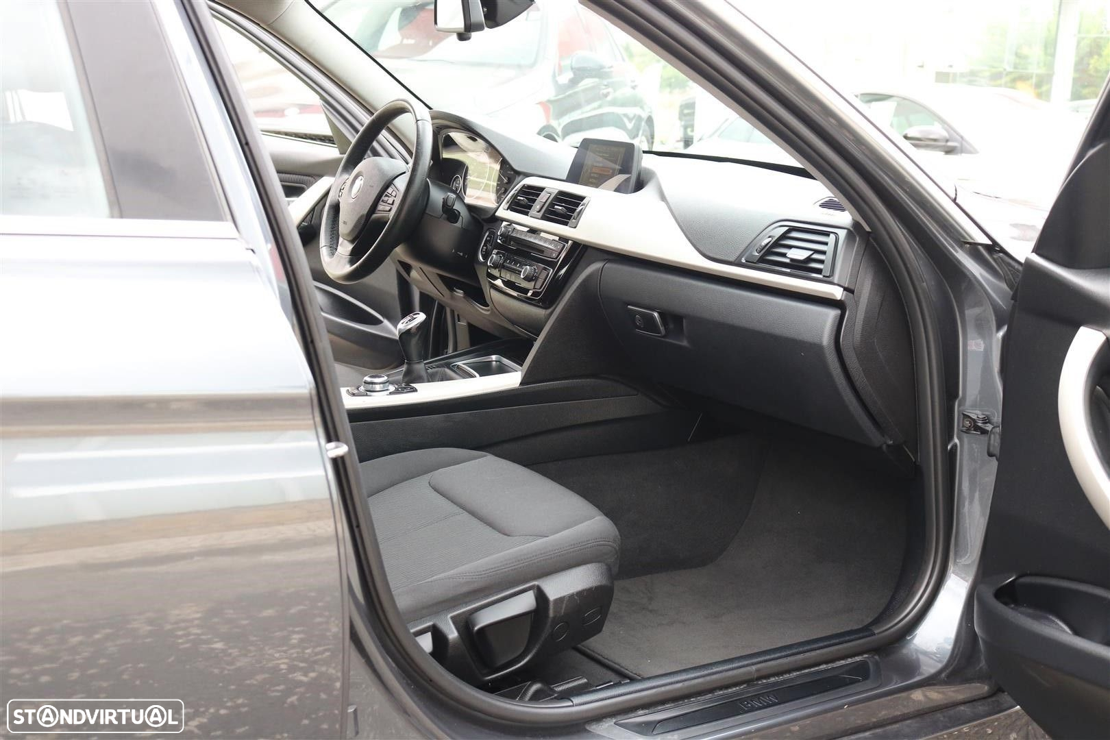 BMW 318 d Advantage - 17