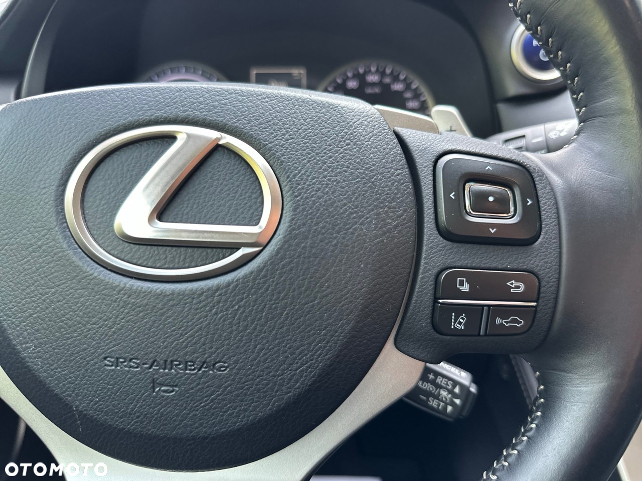 Lexus NX 300h Comfort AWD - 18