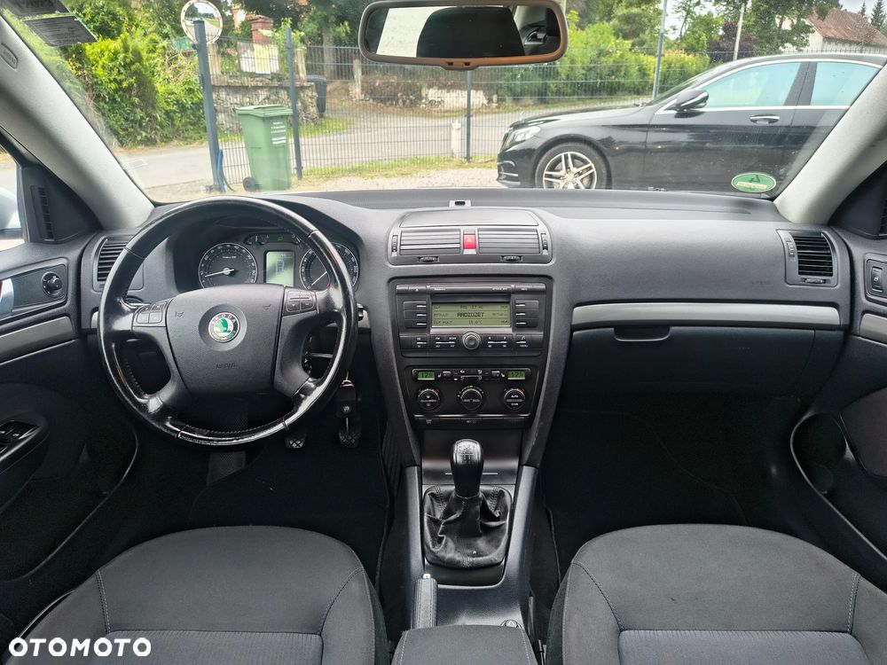 Skoda Octavia 1.6 FSI Elegance - 21