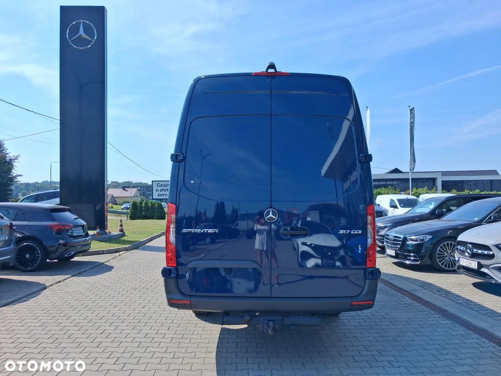 Mercedes-Benz Sprinter - 8
