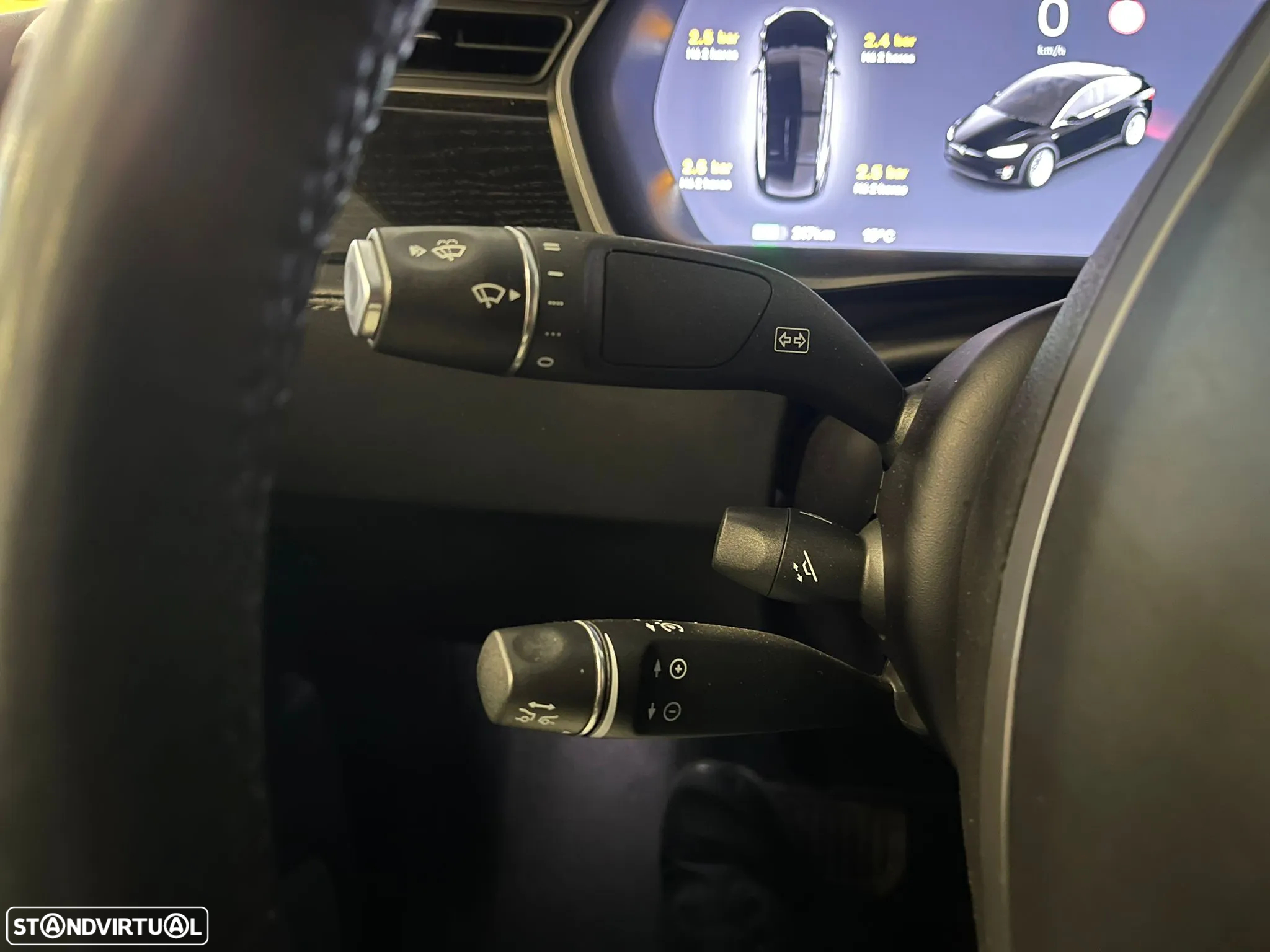 Tesla Model X 75D - 8