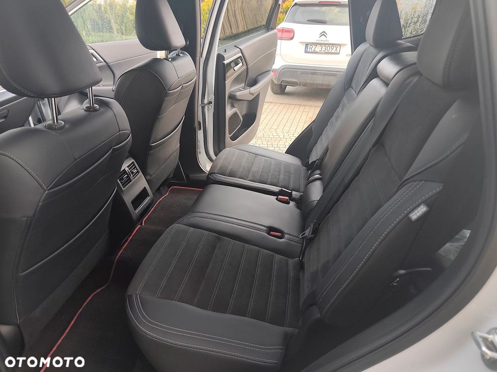 Mitsubishi Outlander - 8