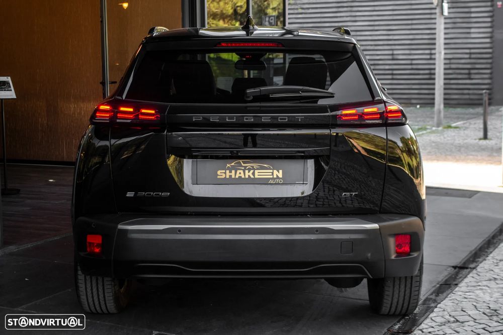 Peugeot e-2008 GT - 10