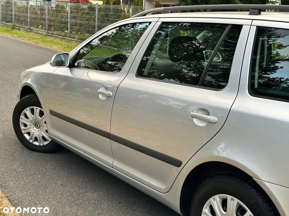 Skoda Octavia 1.6 Ambiente - 17