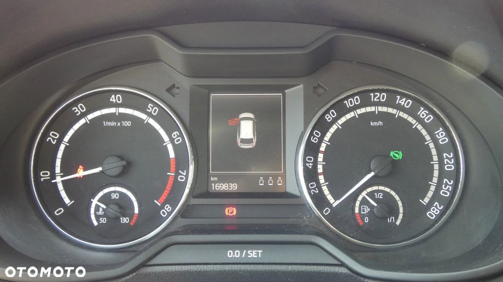 Skoda Octavia 2.0 TSI RS DSG - 9