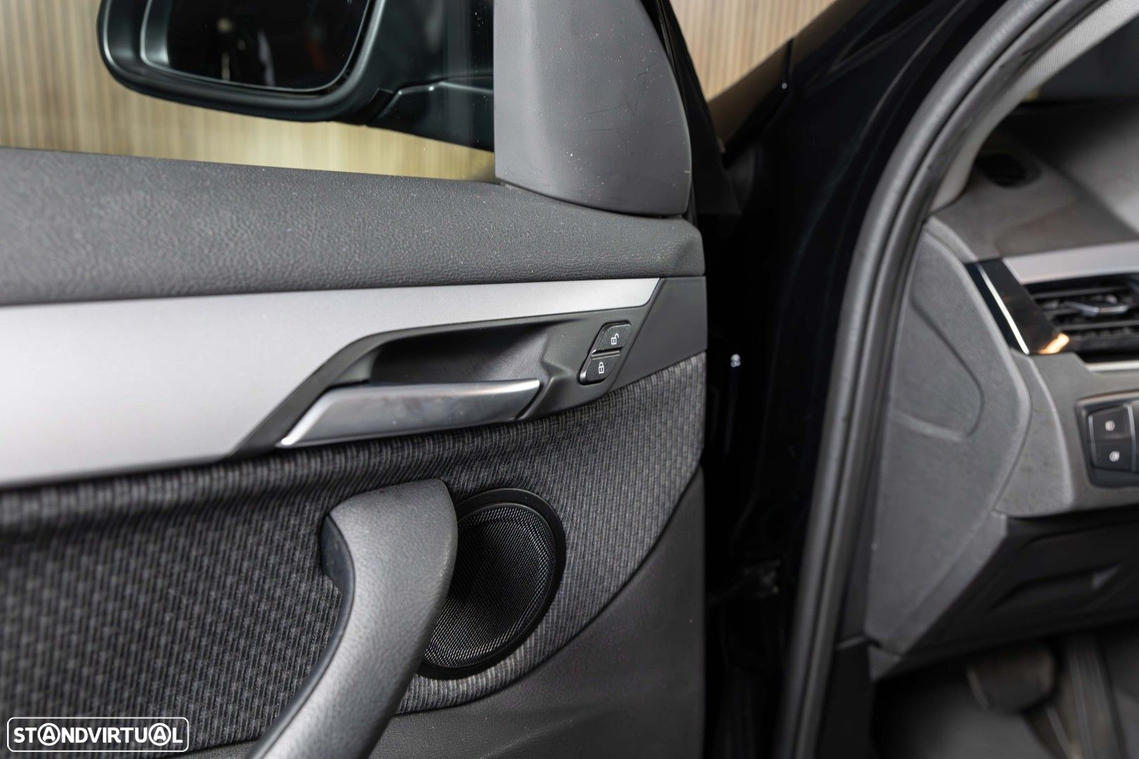BMW X1 25 e xDrive Corporate Edition - 23