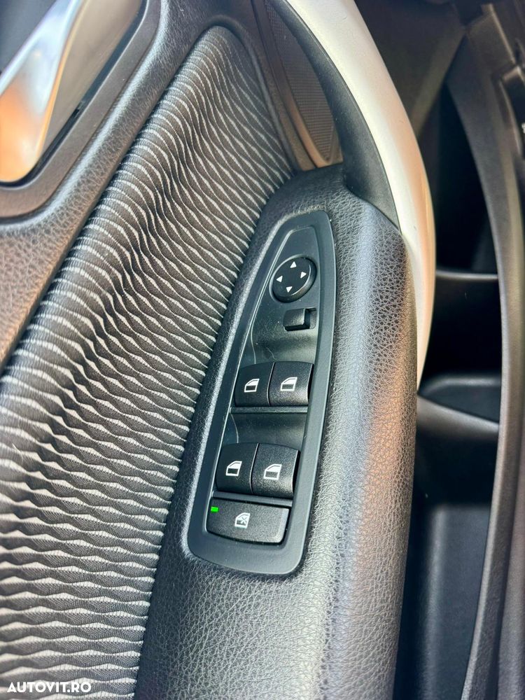 BMW Seria 1 120d Sport Line - 35