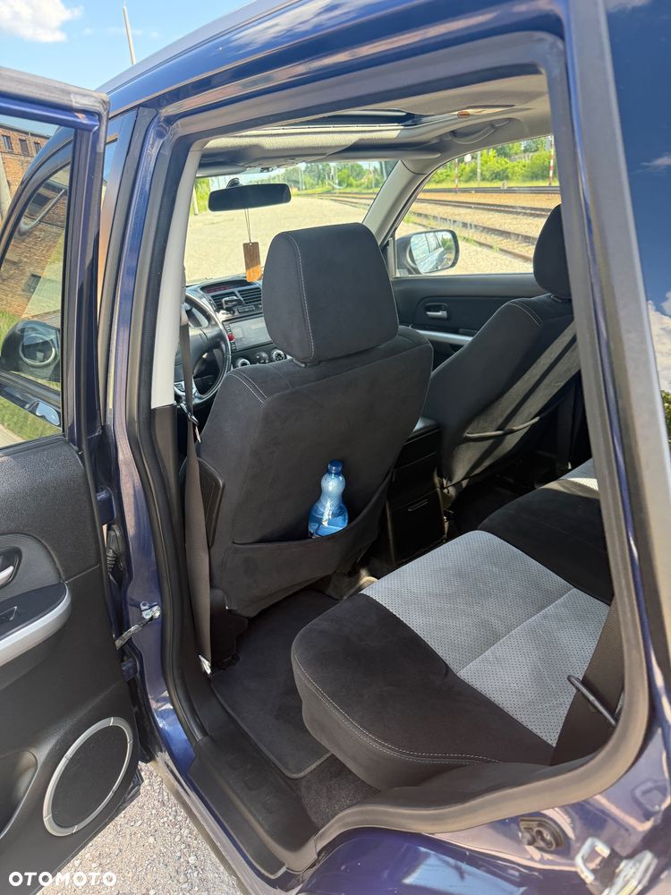 Suzuki Grand Vitara 2.0 Comfort - 17
