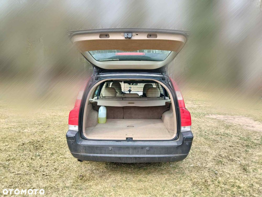 Volvo V70 D5 AWD Momentum - 6