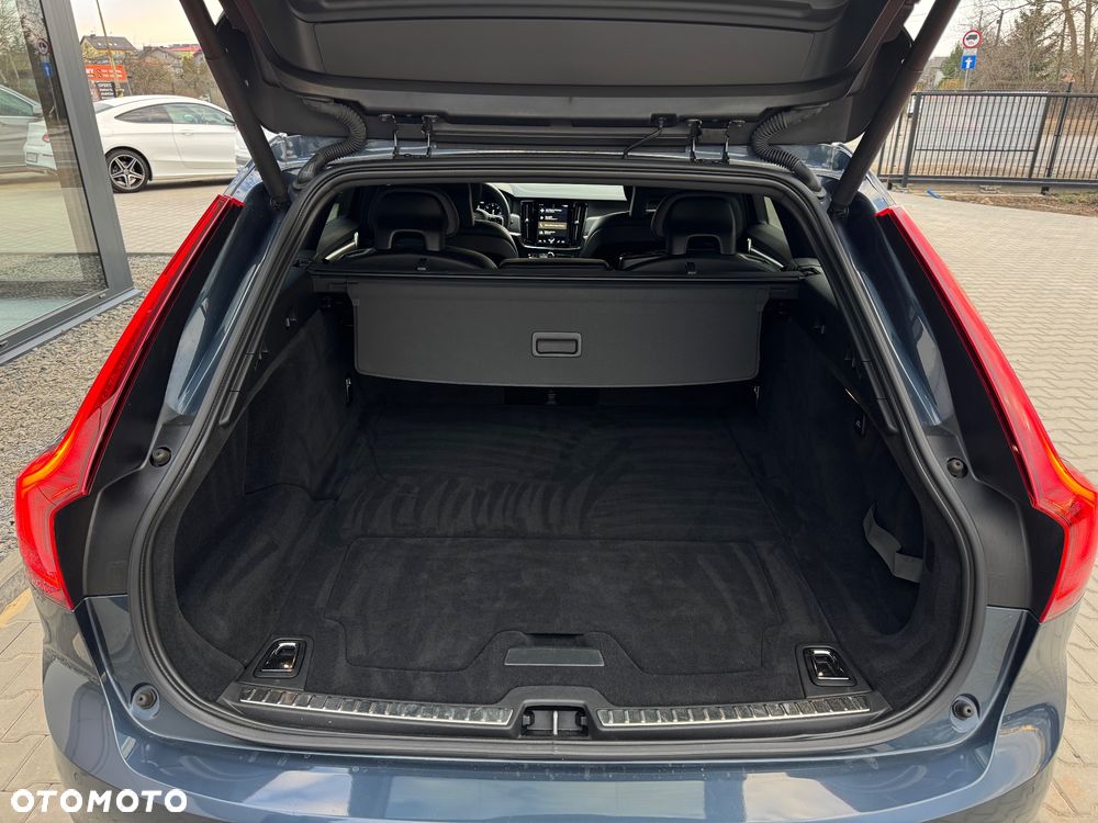 Volvo V90 D4 Momentum - 29