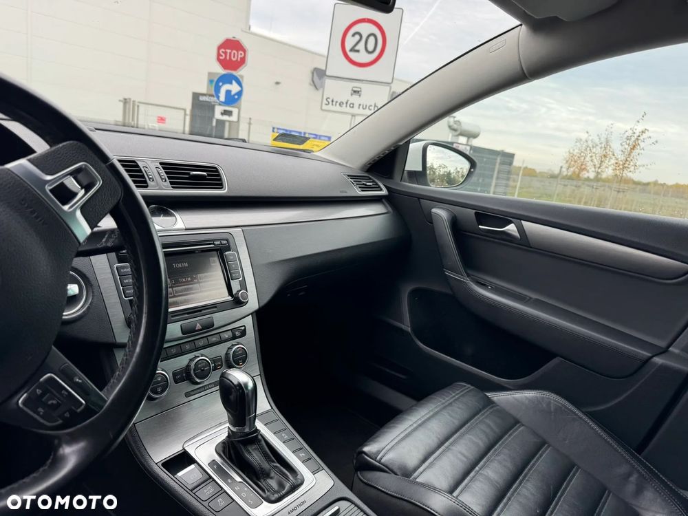 Volkswagen Passat 2.0 TDI DPF DSG 4Motion R-Line Edition Plus - 13