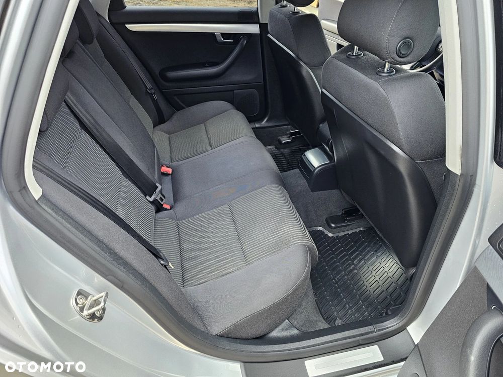 Audi A4 Limousine - 17