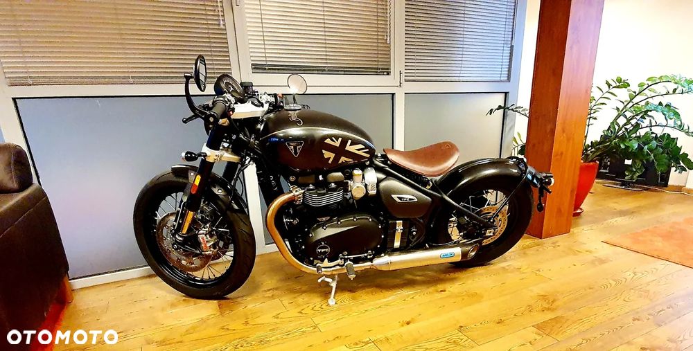 Triumph Bonneville Bobber - 5