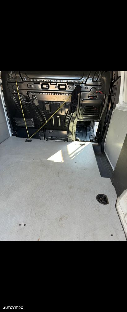 Ford Transit Connect - 14