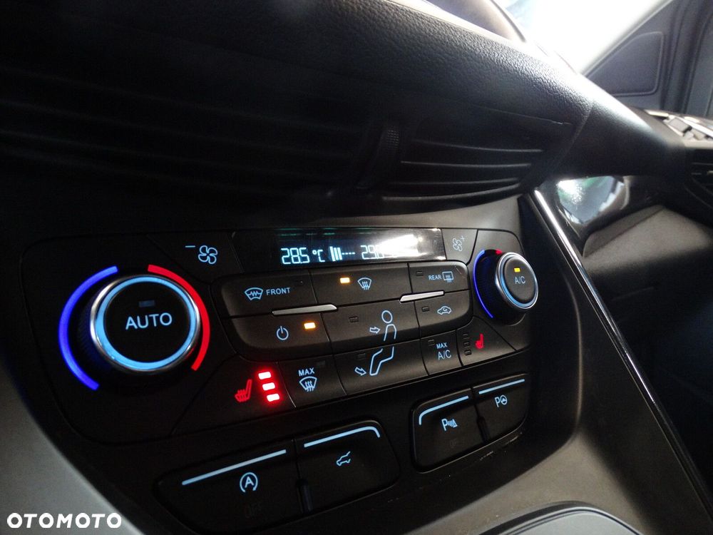 Ford Kuga - 26