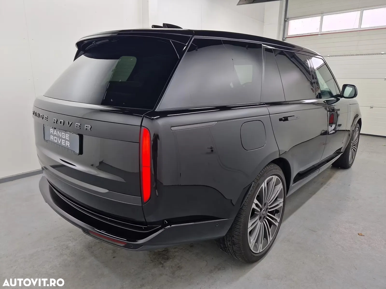 Land Rover Range Rover 4.4 V8 P530 LWB Autobiography - 3