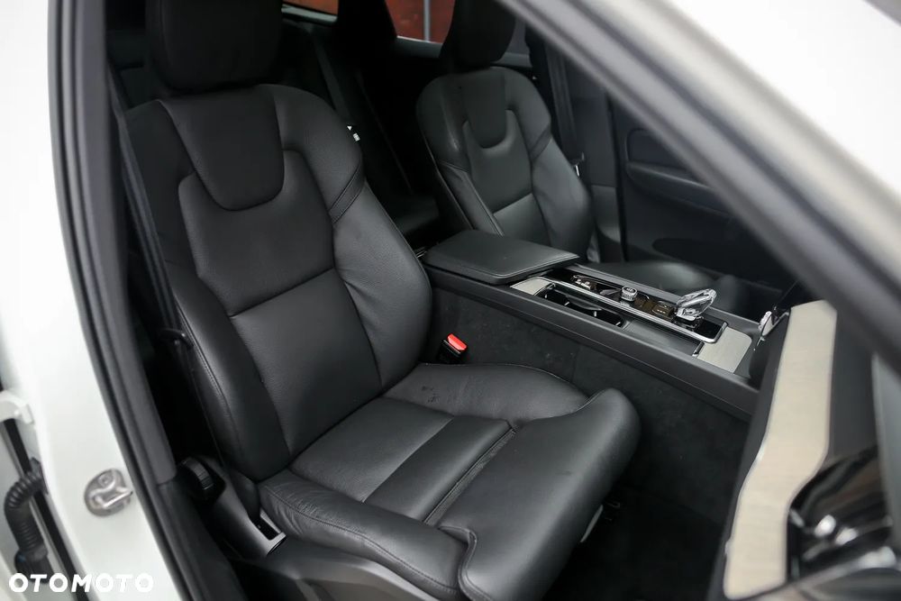 Volvo XC 60 B5 D AWD Geartronic Inscription - 25