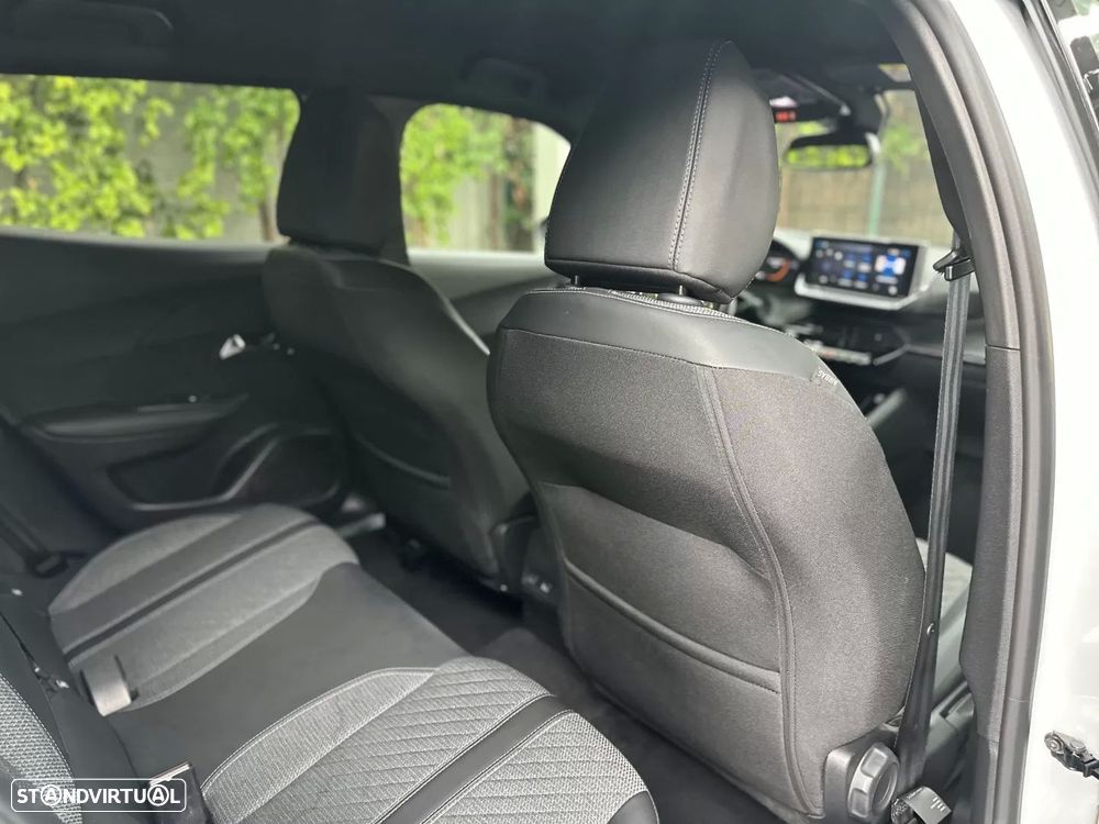 Peugeot 2008 Hybrid 136 e-DSC Allure - 15