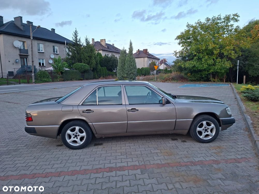 Mercedes-Benz W124 (1984-1993) - 1