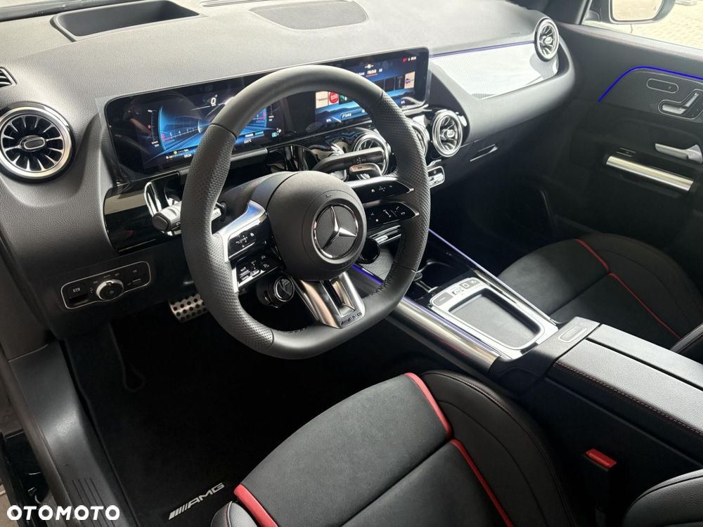 Mercedes-Benz GLA - 7