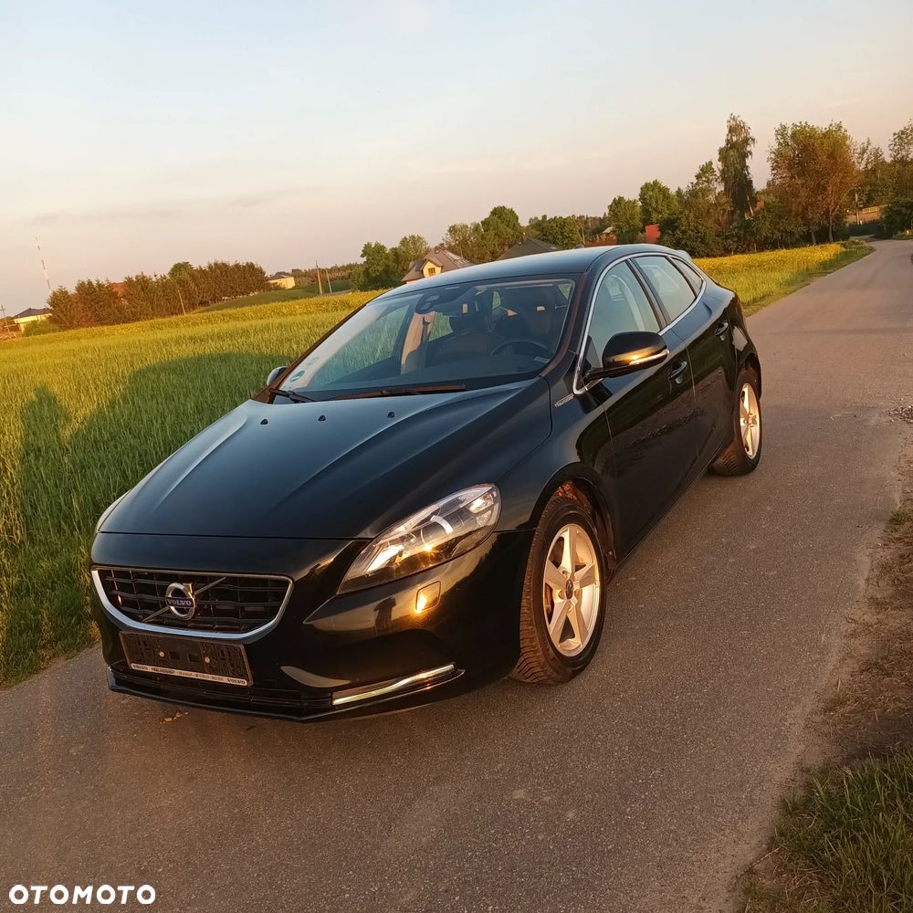 Volvo V40 D3 Momentum - 1