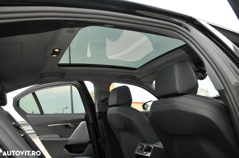 BMW Seria 5 520i AT MHEV - 15