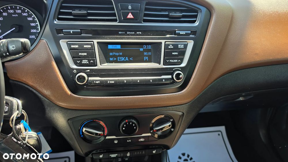 Hyundai i20 1.4 Automatik Trend - 21