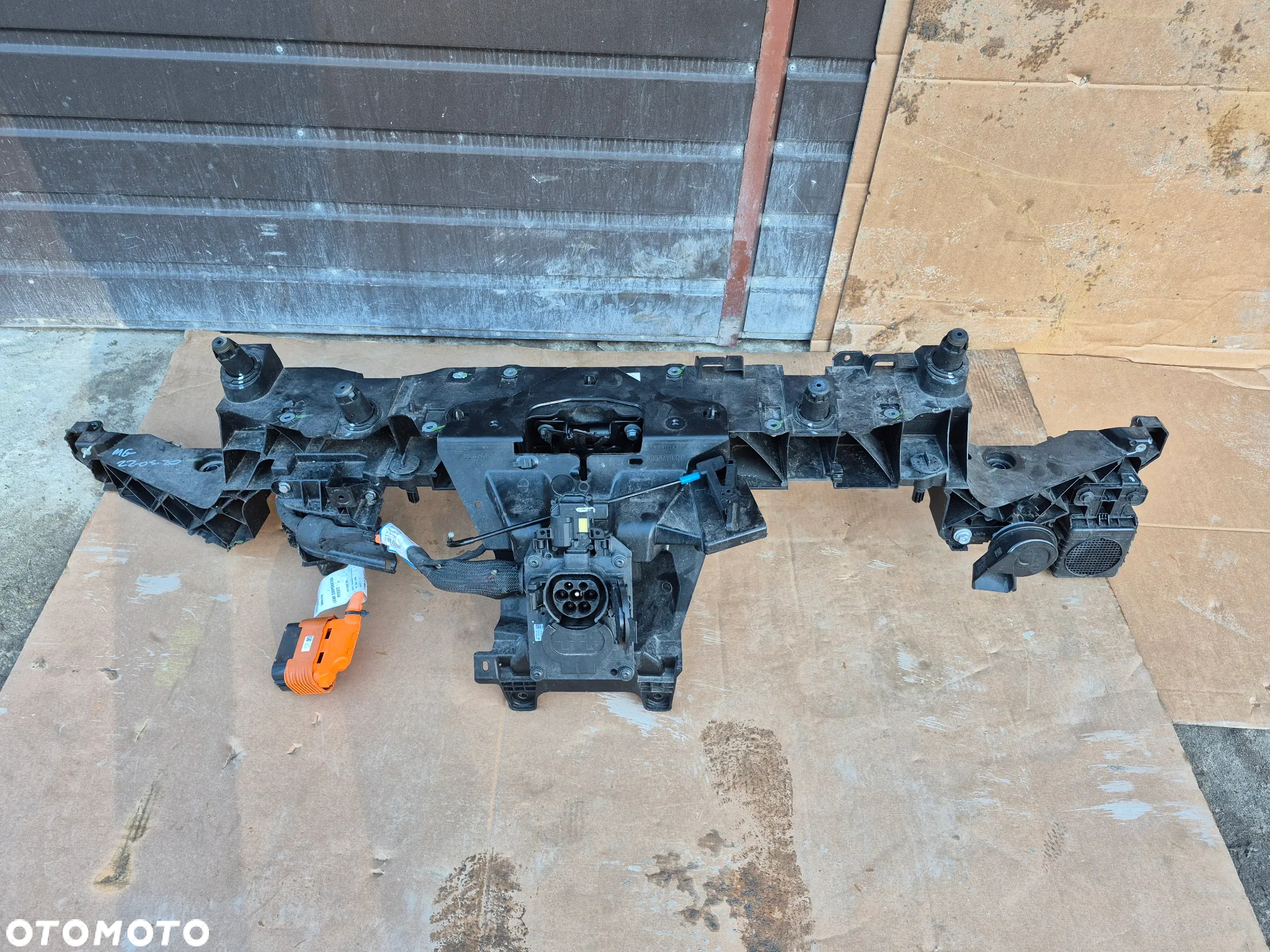 RENAULT ZOE II MASKA BŁOTNIK PRAWY PAS PRZEDNI CHŁODNICE LAMPY KOD LAKIERU TEKQA - 23