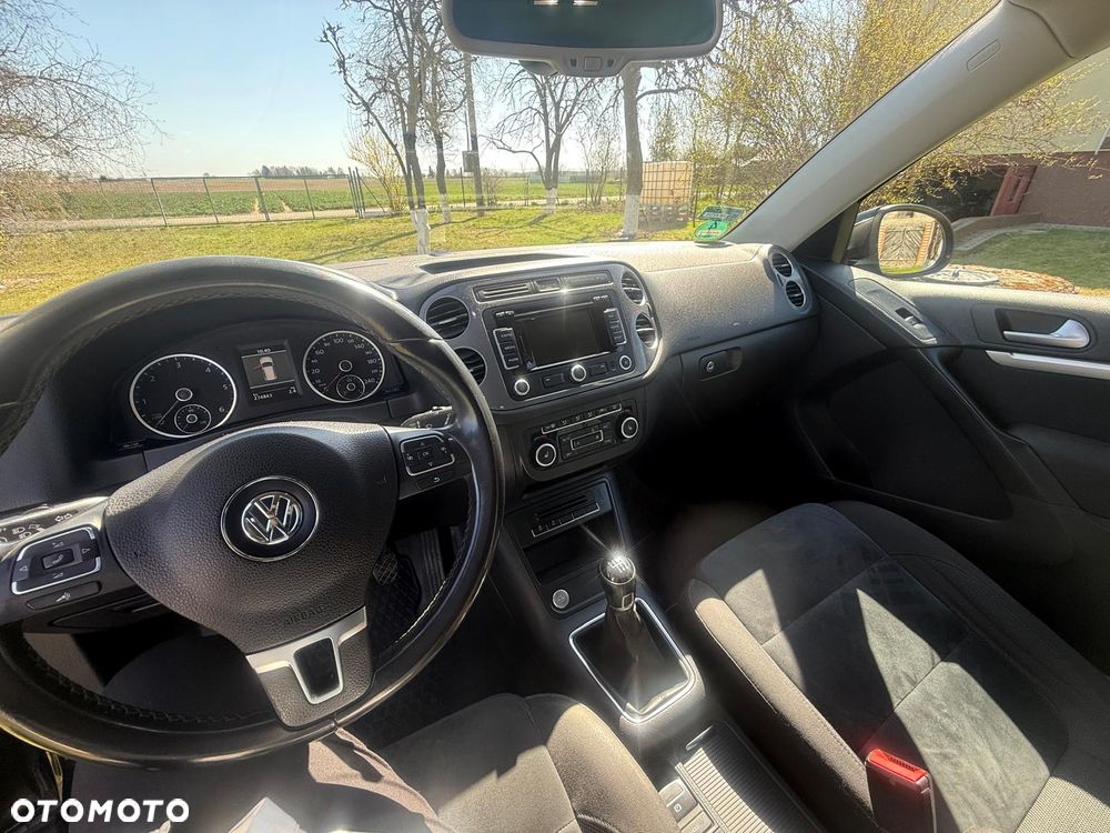 Volkswagen Tiguan 2.0 TDI DPF BlueMotion Technology Sport & Style - 11