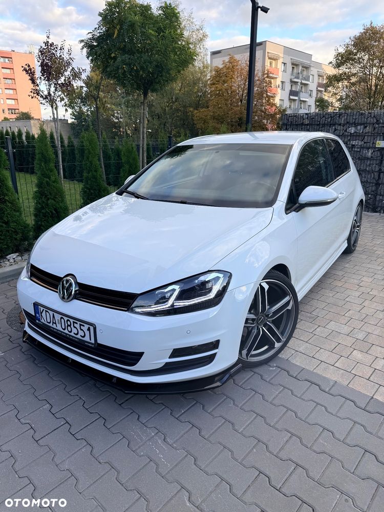 Volkswagen Golf - 1