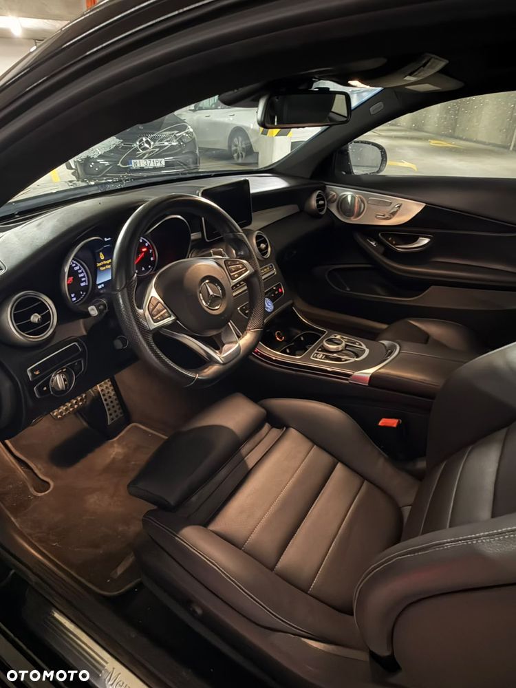 Mercedes-Benz Klasa C 300 9G-TRONIC AMG Line - 24