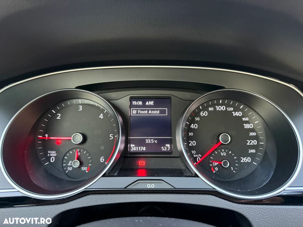 Volkswagen Passat 1.6 TDI Comfortline - 12