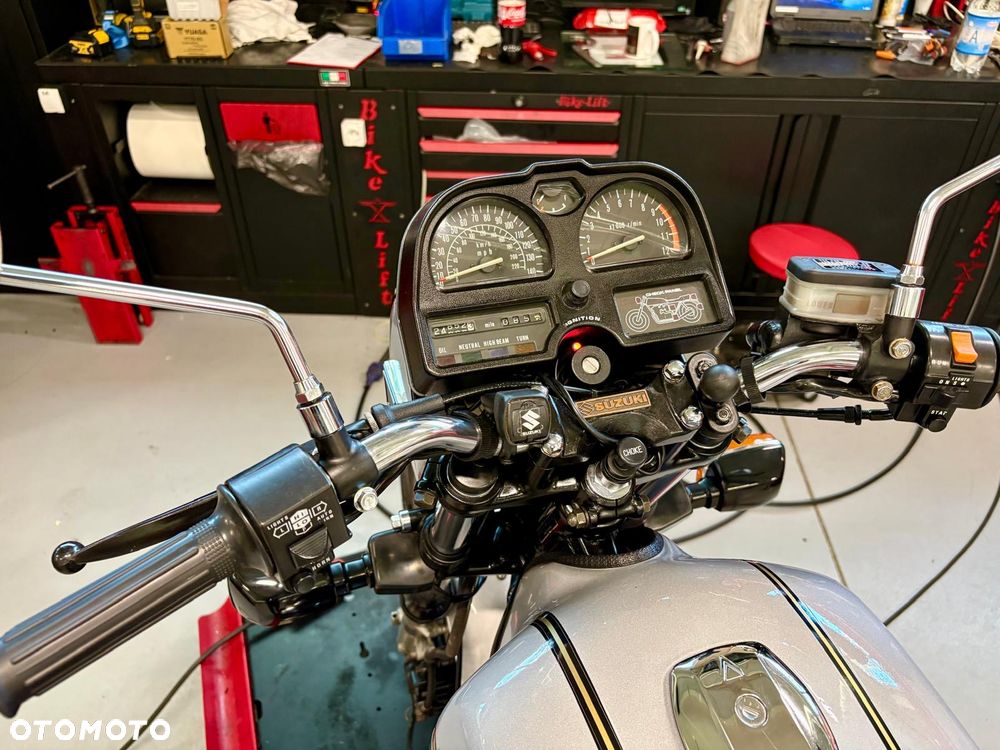 Suzuki GSX - 14
