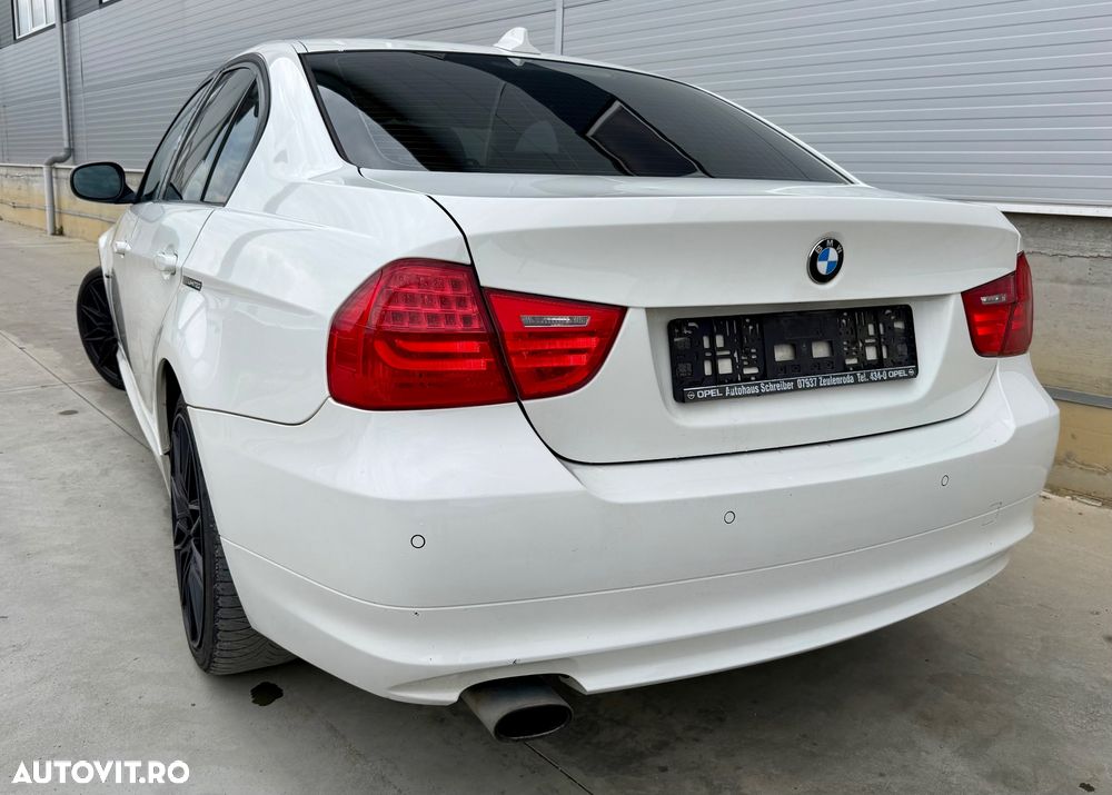 BMW Seria 3 320d DPF Aut. - 23