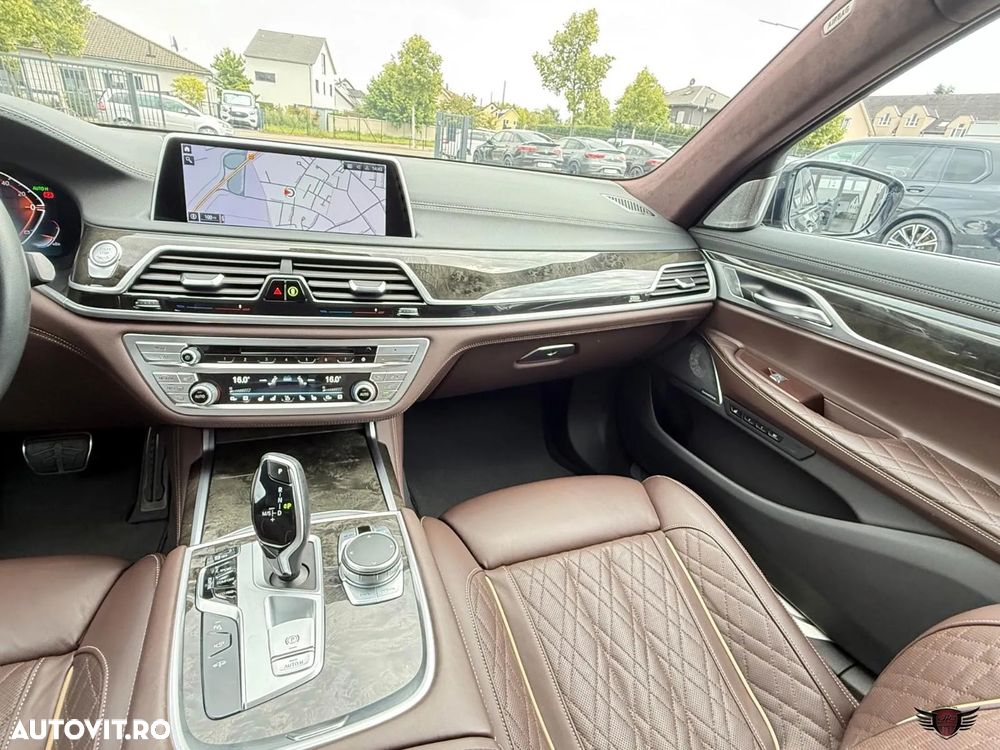 BMW Seria 7 740d xDrive MHEV - 23