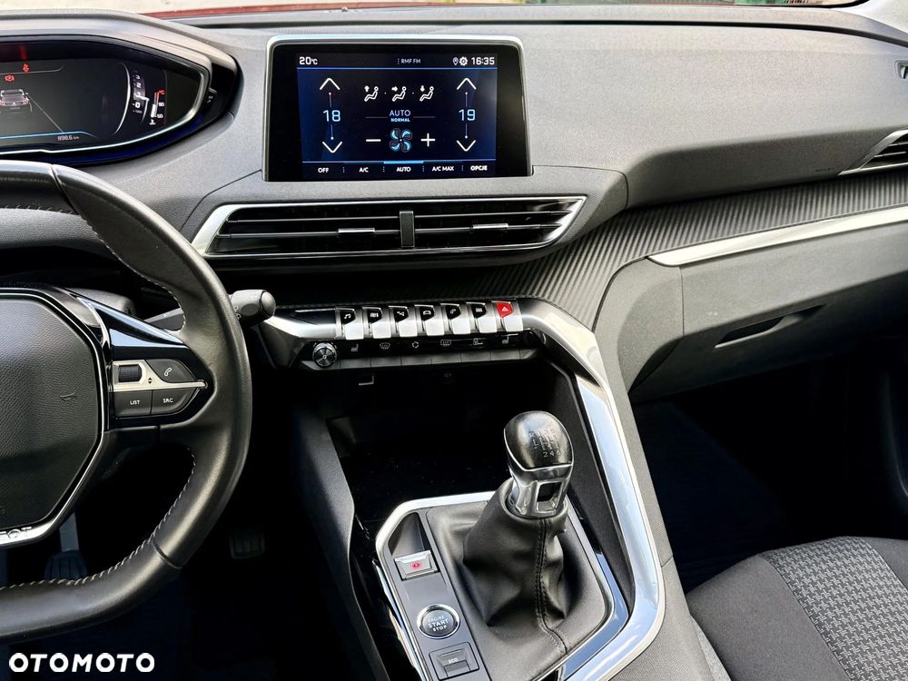 Peugeot 3008 1.2 PureTech Active Pack S&S - 32