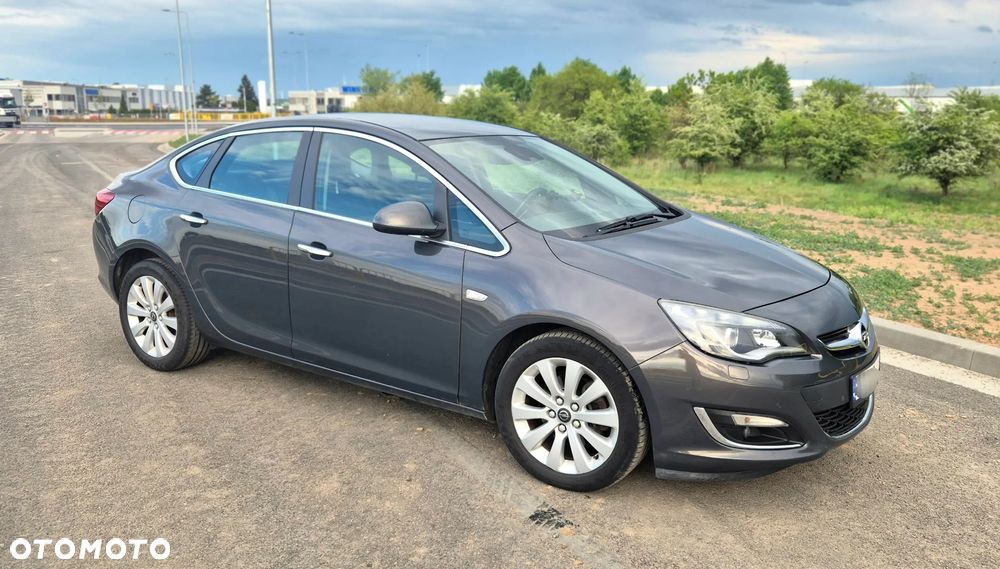 Opel Astra 1.7 CDTI ecoFLEX - 19