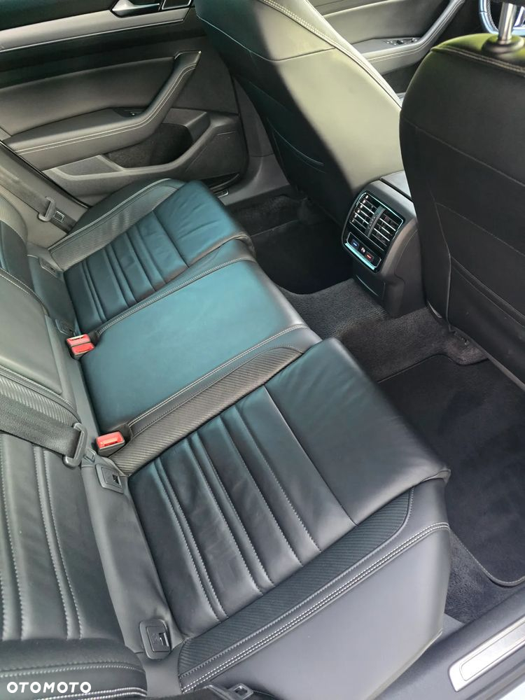 Volkswagen Passat - 10