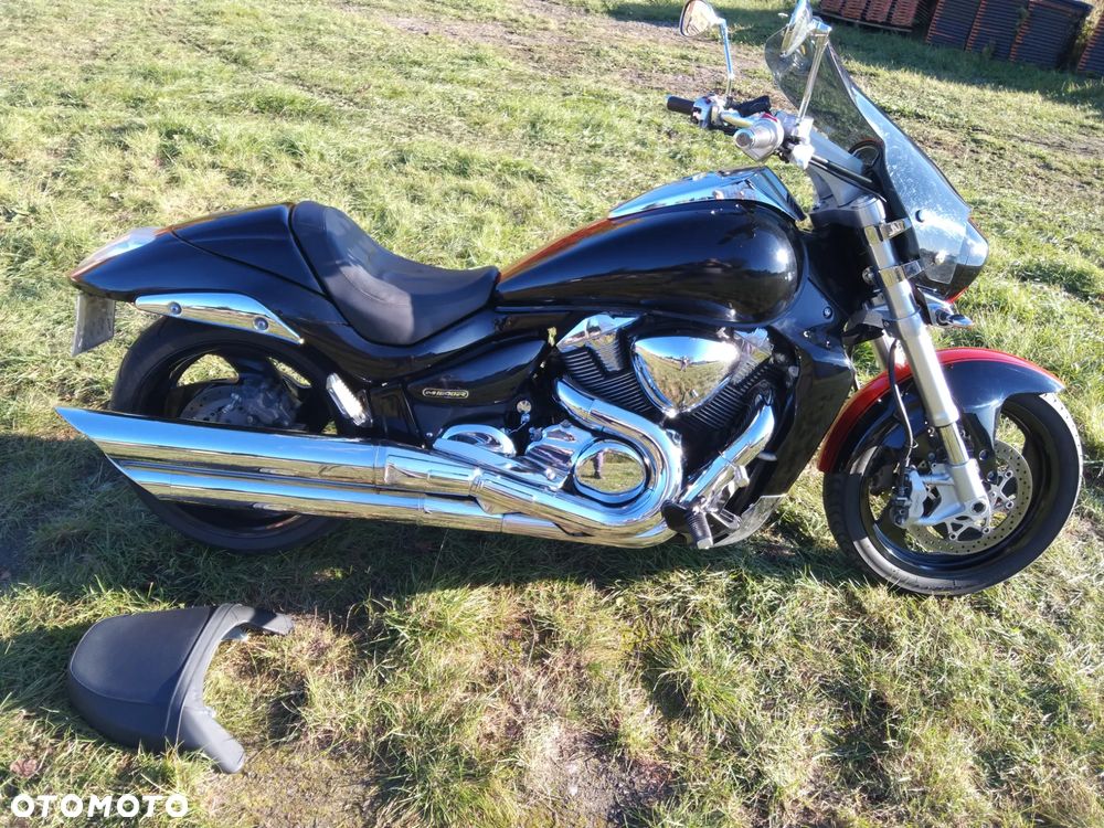 Suzuki Intruder - 12