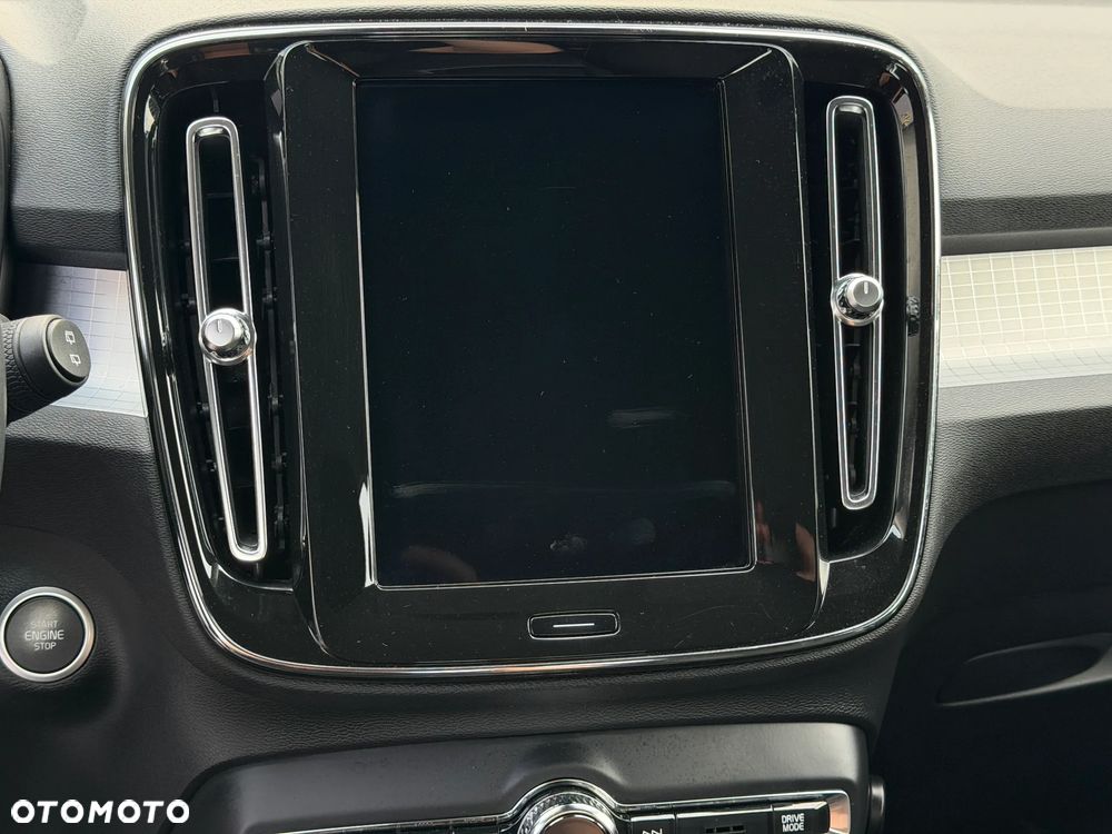 Volvo XC 40 T3 Momentum - 17