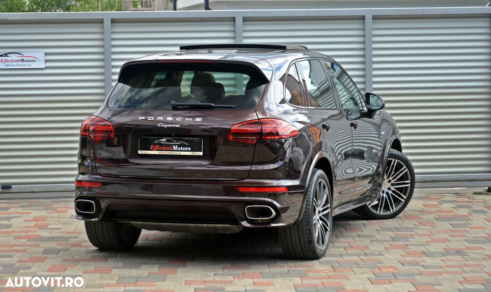 Porsche Cayenne 3.0 L - 3