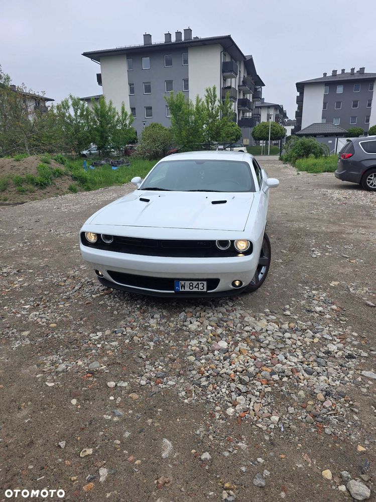 Dodge Challenger - 2