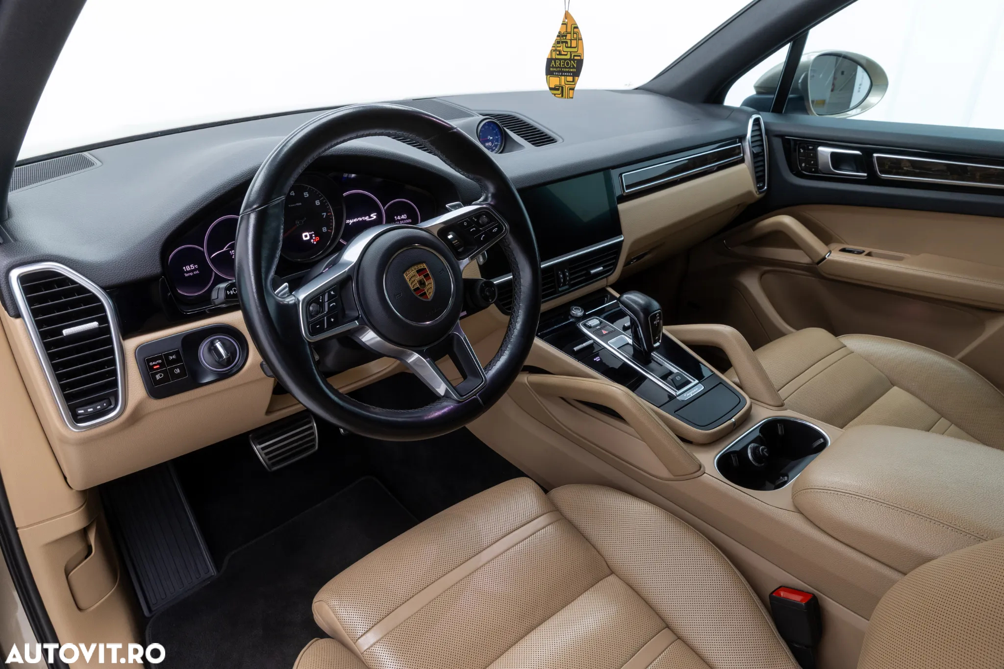 Porsche Cayenne S - 25