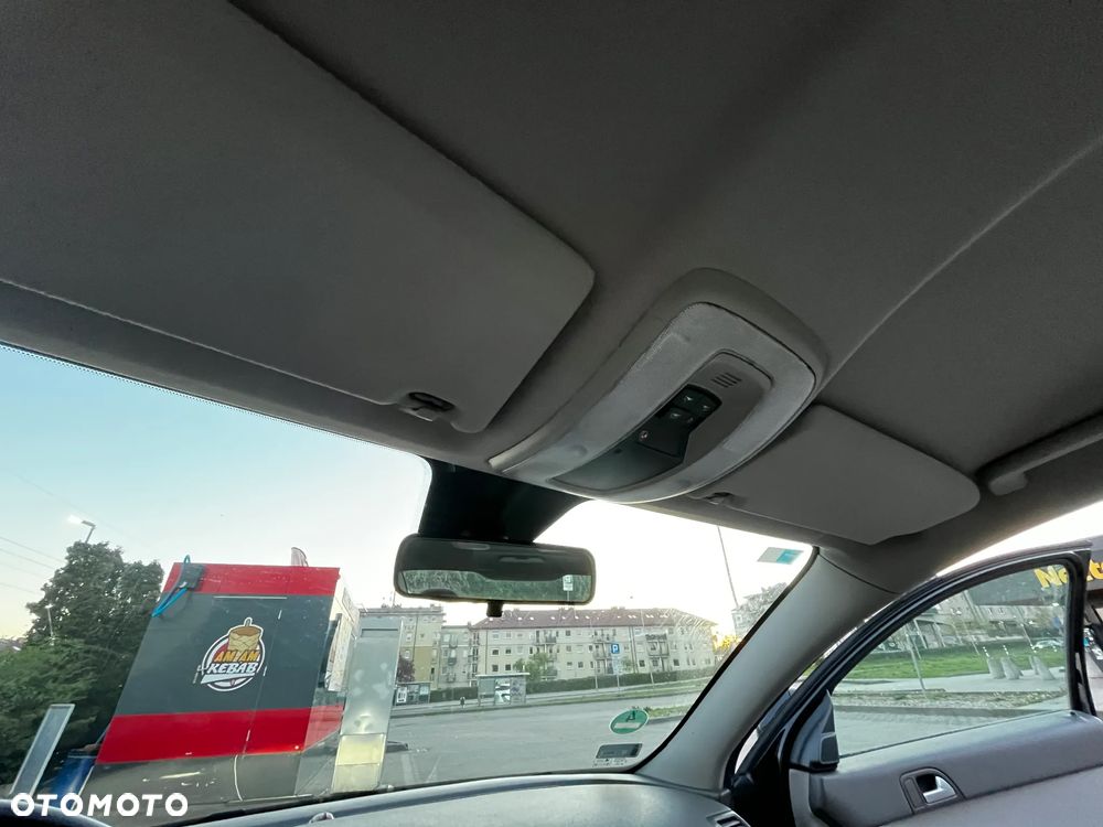 Volvo S40 2.0 - 21