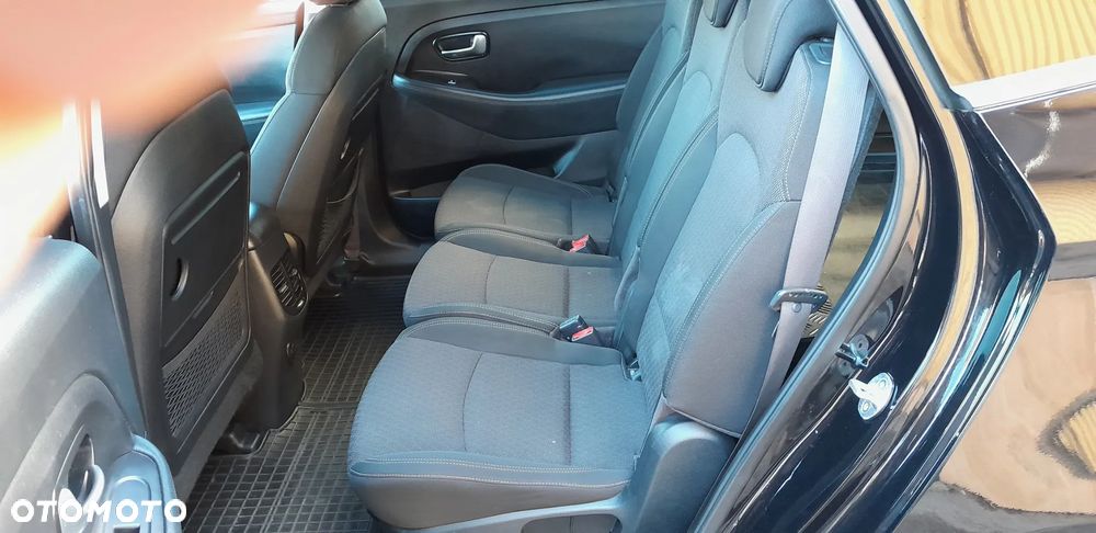 Kia Carens 1.7 CRDi M EU6 - 21