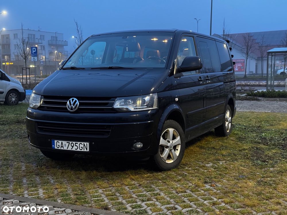 Volkswagen Multivan - 1