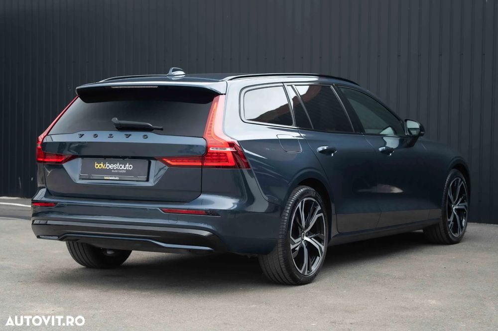 Volvo V60 B4 MHEV AT Ultimate Dark - 22