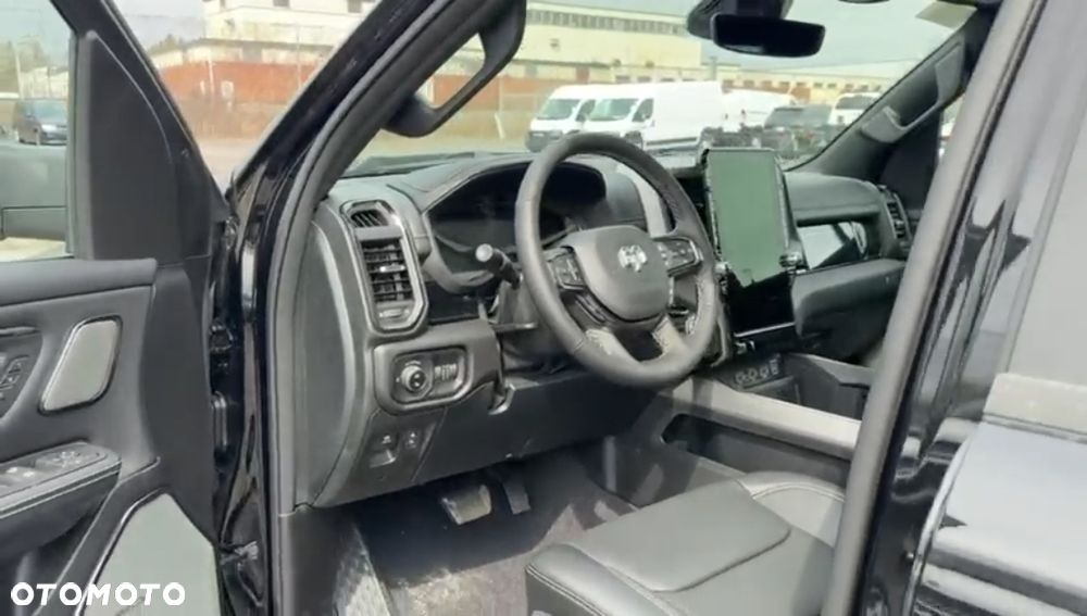 Dodge RAM 5.7 4x4 - 12