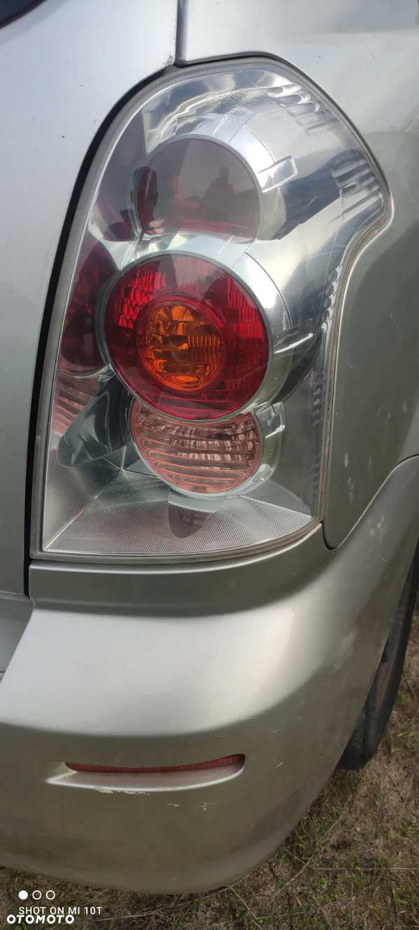 Toyota Corolla Verso lift lampy tył