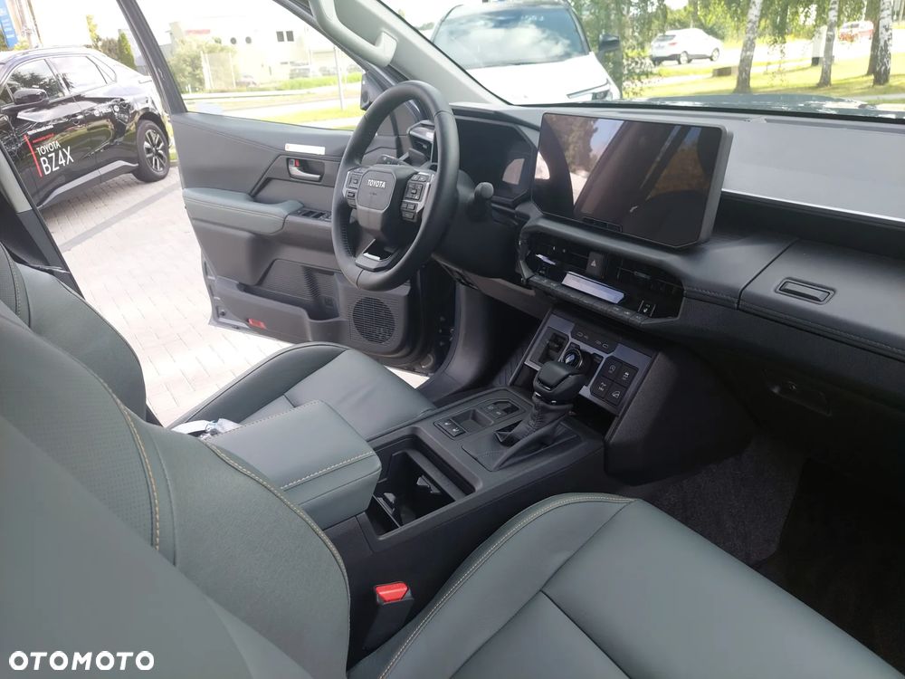 Toyota Hilux 2.8 D-4D mHEV Double Cab Invincible 4x4 - 21